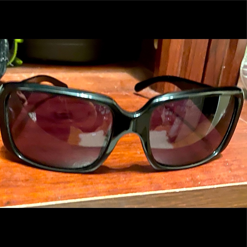 Burberry black b4011 sunglasses brand new